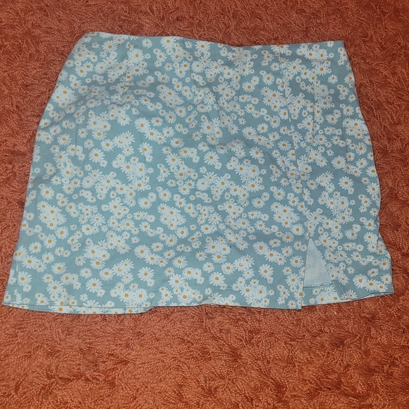 Target sunflower skirt with slit - Picture 1 of 4